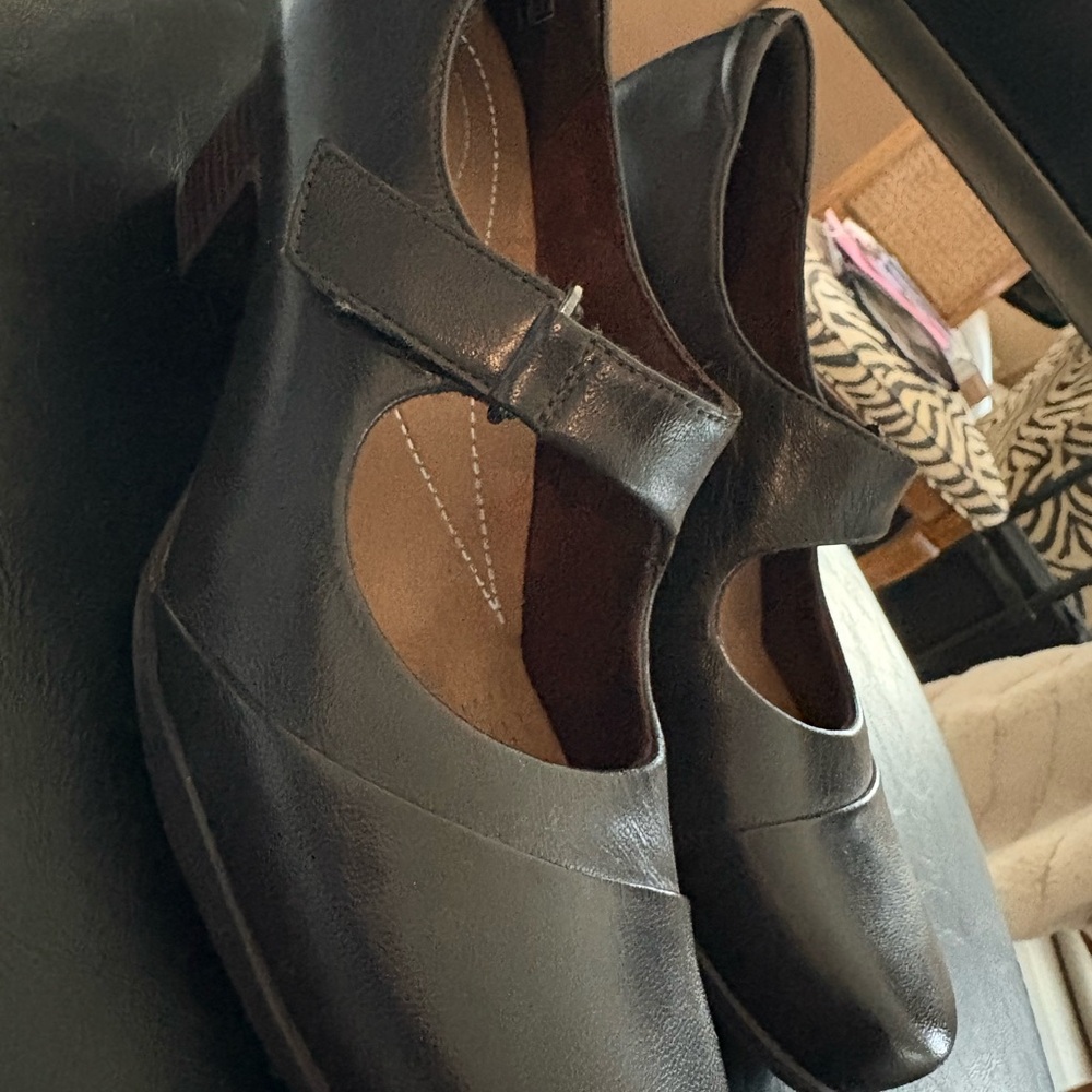 Women’s Clark Size 9 M Mary Jane Rosalyn Wren Dark Beautiful Brown Leather Shoes